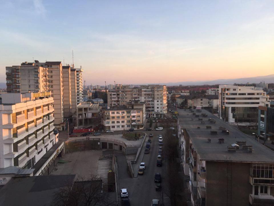Salonul Rosu Leilighet Bacău Eksteriør bilde
