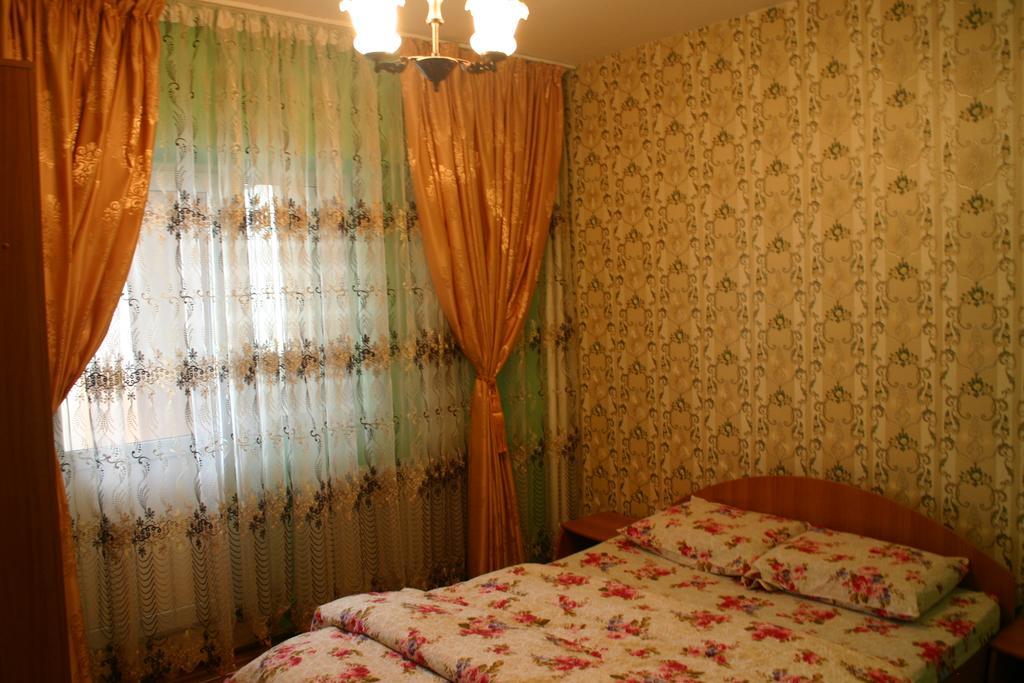 Salonul Rosu Leilighet Bacău Eksteriør bilde